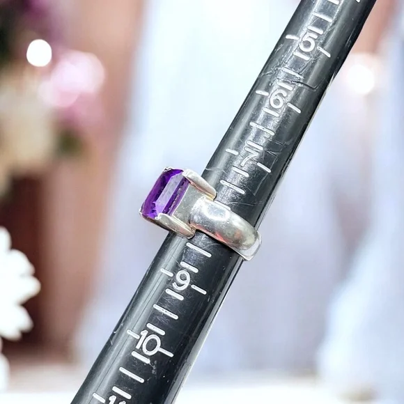 🌺Large Sterling & Purpled Stone  Ring - Picture 9 of 9